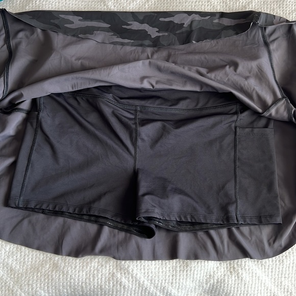 Athleta camo skort XL - Picture 7 of 10
